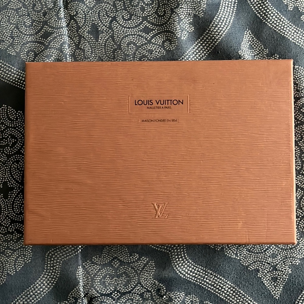 Louis Vuitton box